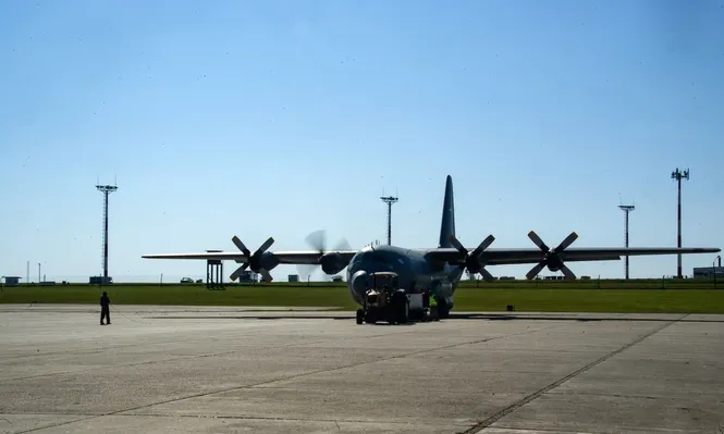 Aviones Hércules llegan en noviembre y Defensa busca donación de lanchas de EEUU