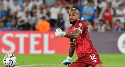 La presecia de Mejía en el clásico está en duda