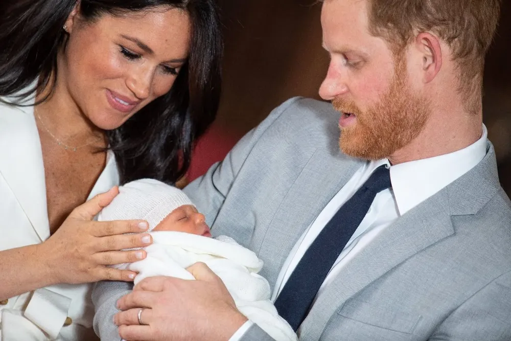 Meghan, Harry y su hijo Archie hace dos años