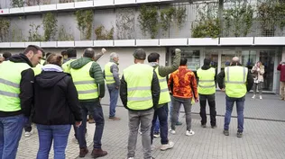 Agricultores se concentran frente a los Juzgados de Logroño en apoyo al agricultor detenido el lunes, 6 de febrero, durante la cuarta jornada de protestas de los ganaderos y agricultores, a 9 de febrero de 2024, en Logroño, La Rioja