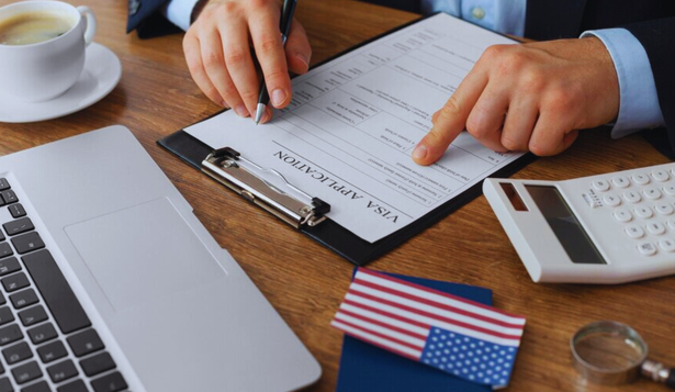 Viajeros uruguayos no inmigrantes podrían entrar a Estados Unidos sin visa a partir de 2025