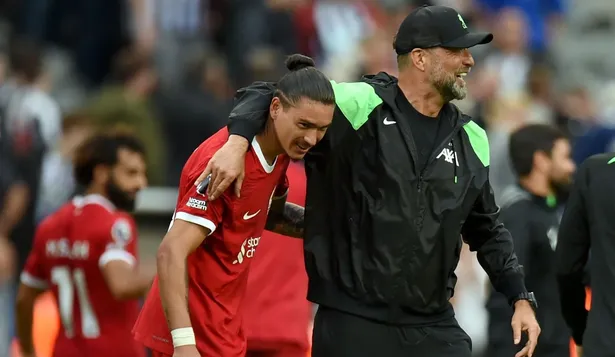 Jurgen Klopp y Darwin Núñez