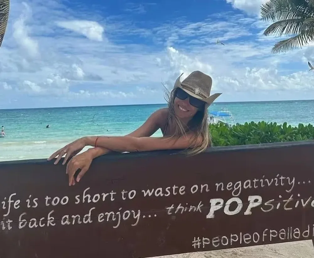 Deslumbrante: Pampita festeja sus 46 años en las playas de México con amigos y familia