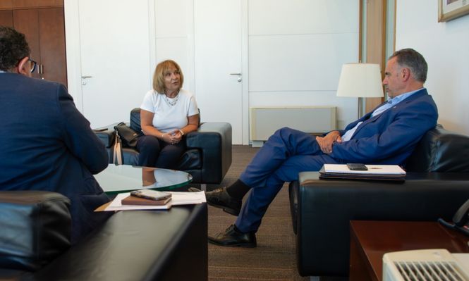 Noemi Fremd y Yamandú Orsi en la reunión en Torre Ejecutiva