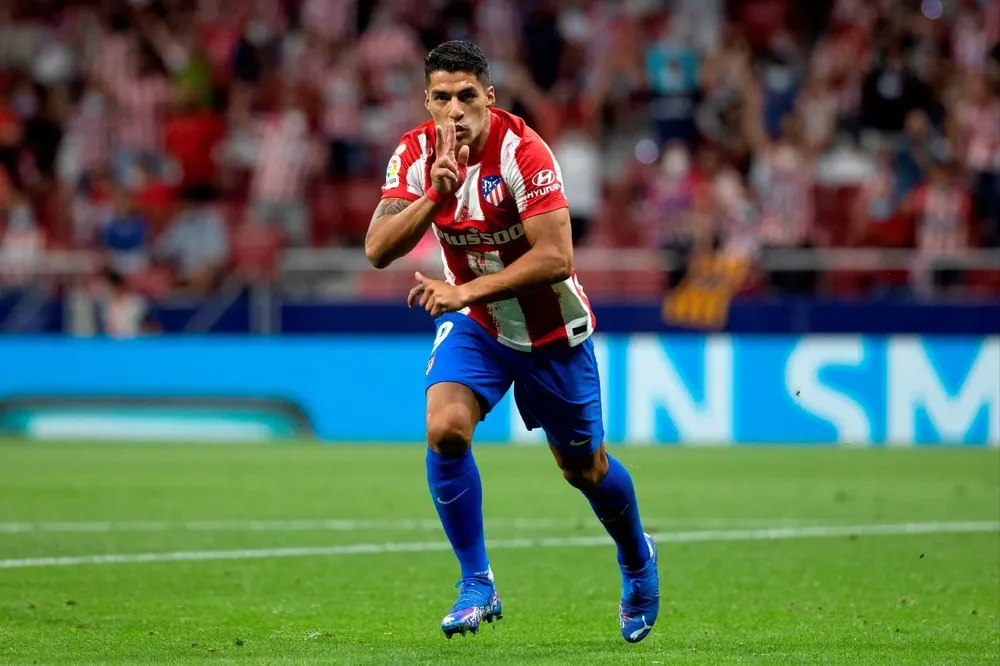 Suárez festejó su primer gol con los hinchas en el Metropolitano