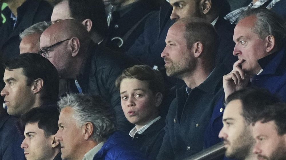 El Príncipe Guillermo asistió al triunfo del PSG sobre el Aston Villa en Paris, Francia.&nbsp;