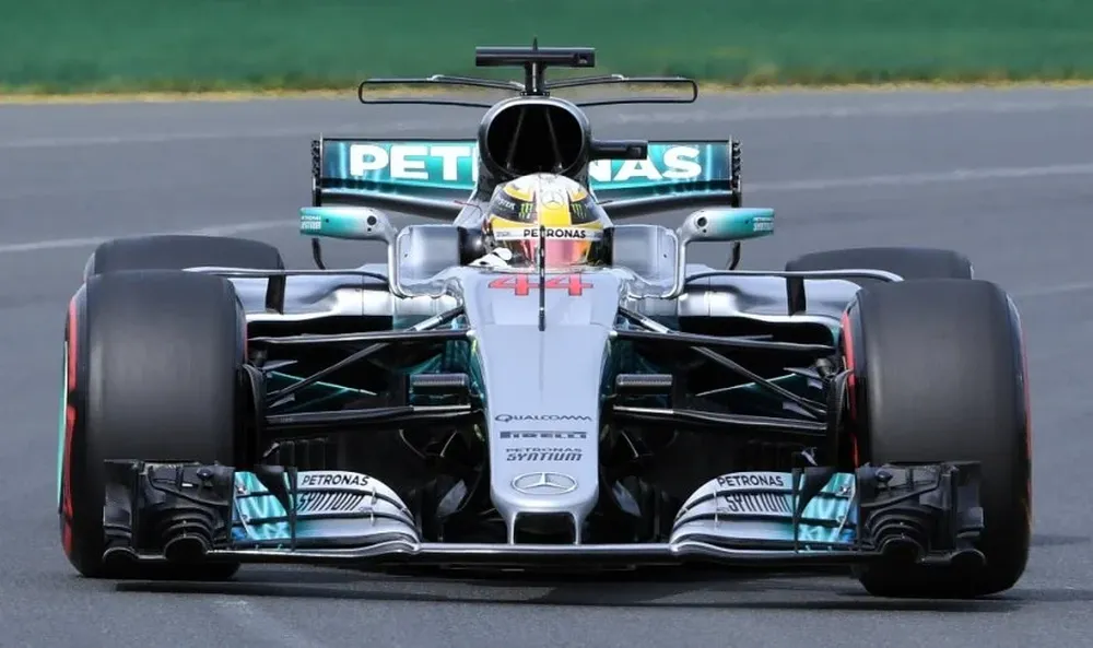 Lewis Hamilton, junto a Sebastian Vettel, lidera en la Fórmula 1.