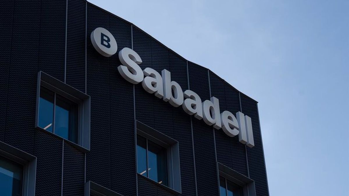 Banco Sabadell reactiva el programa de recompra de acciones que suspendió  por la OPA de BBVA