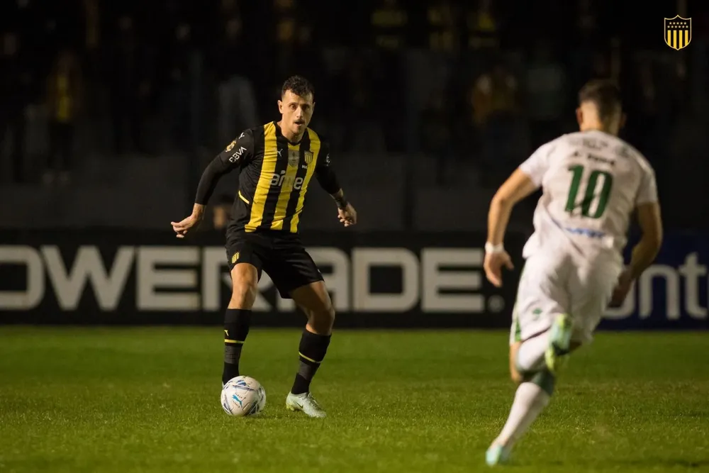 Peñarol enfrenta a Plaza Colonia este miércoles a la noche en Paysandú