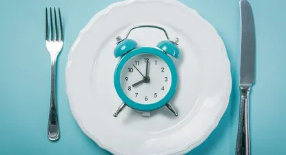 La ventaja es que de esas 16 horas de ayuno lo más probable es que alrededor de 8 estés durmiendo.