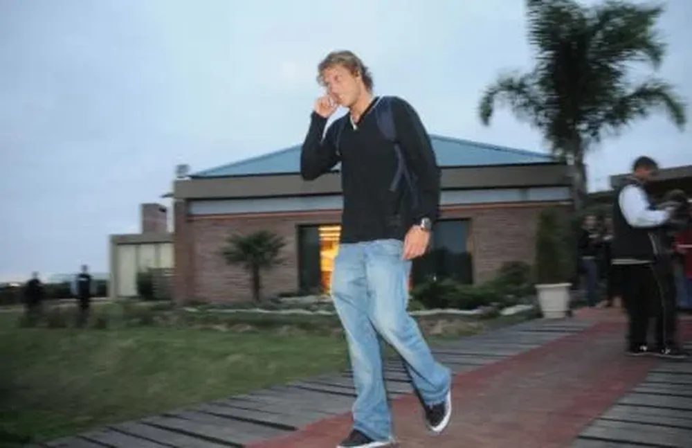 Forlán arribó a Montevideo