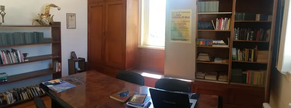 La biblioteca posee un catálogo específico de carnaval y artes escénicas.