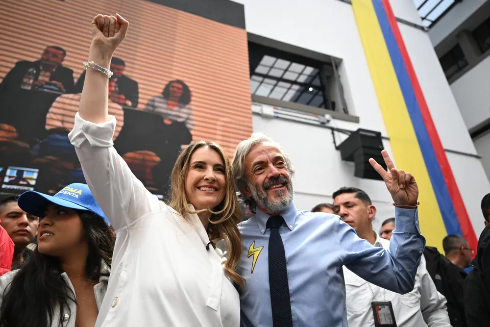 Paloma Valencia junto a su candidato a vicepresidente Juan Daniel Oviedo