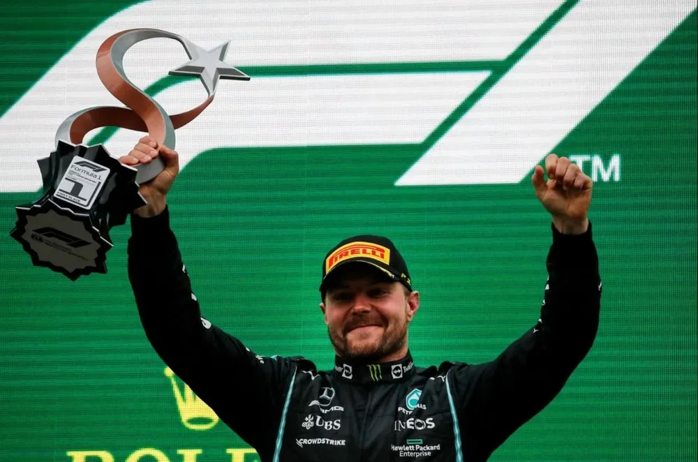 Valtteri Bottas celebra su triunfo en el Gran Premio de Turquía