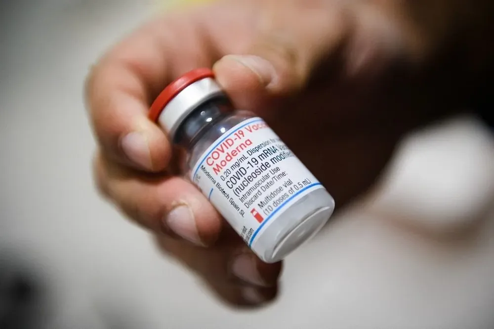 La vacuna anticovid del laboratorio se aprobó en Estados Unidos en diciembre de 2020, ocho días después de la de Pfizer-BioNTech