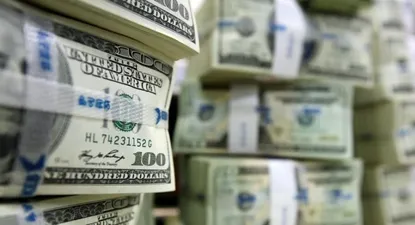 El dólar bajó 0,49%