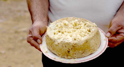 El queso más peligroso del mundo que es ilegal desde 1962 en Italia.