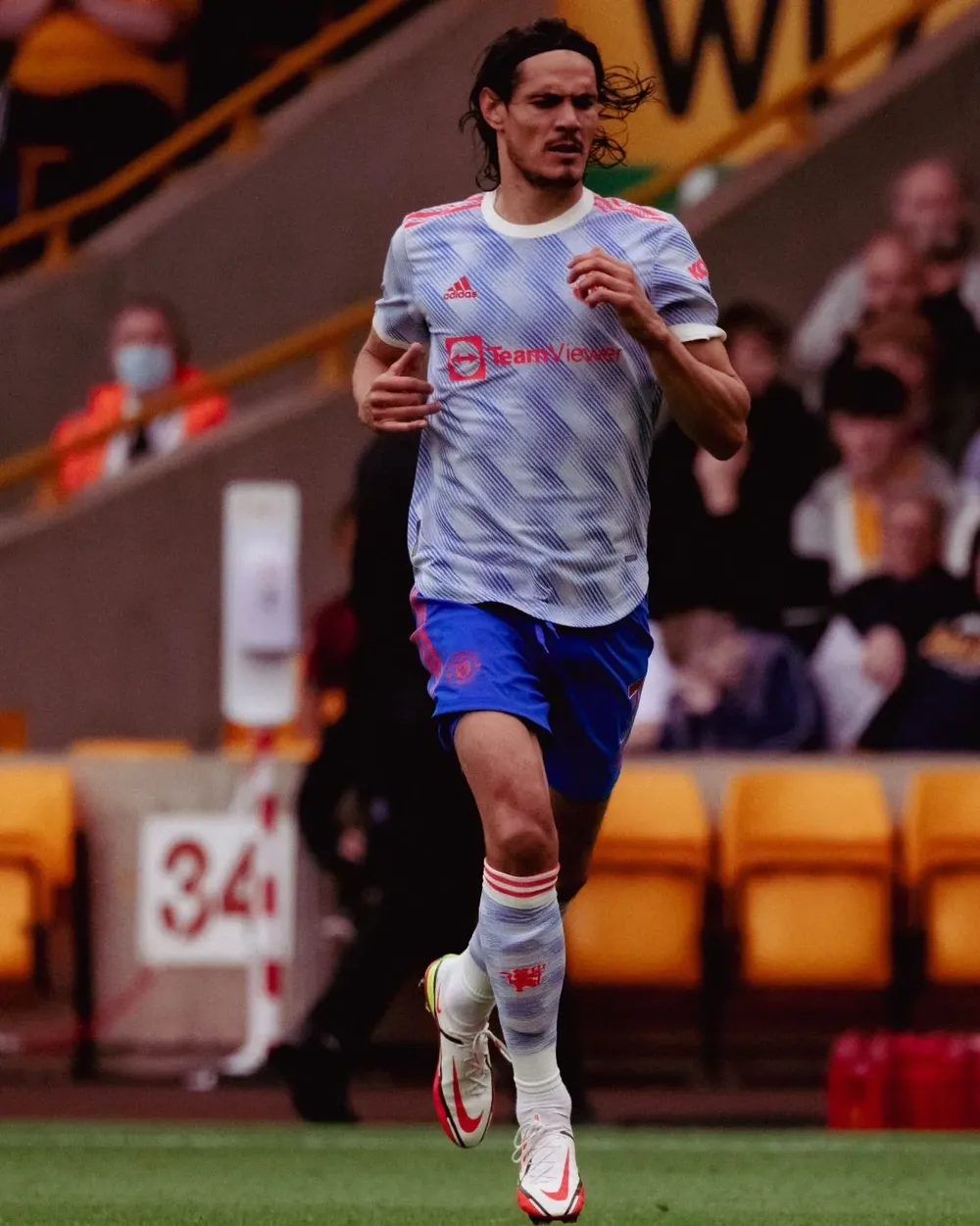 Edinson Cavani ingresó en el segundo tiempo y tuvo buenos minutos en Manchester United