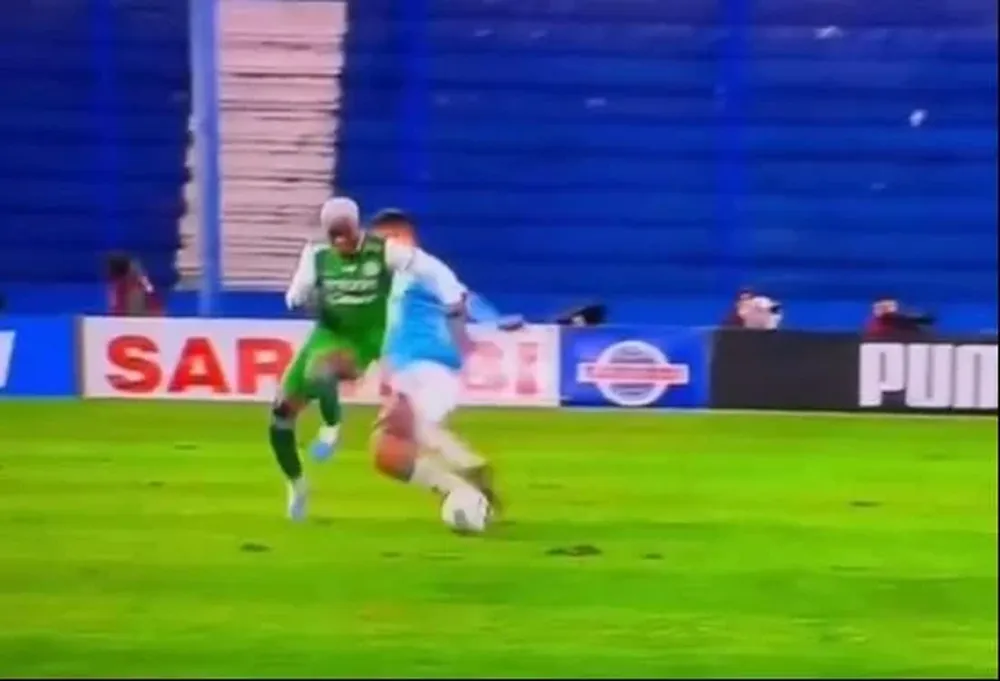 El video que subió Ebere de la patada de Polenta