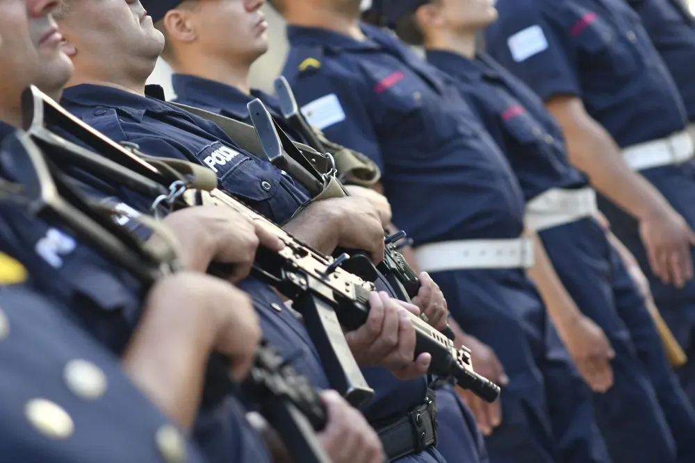 Oficiales de la policía. (Archivo)