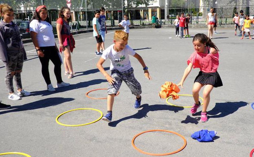 Las escuelas públicas madrileñas abrirán sus patios y bibliotecas desde septiembre.
