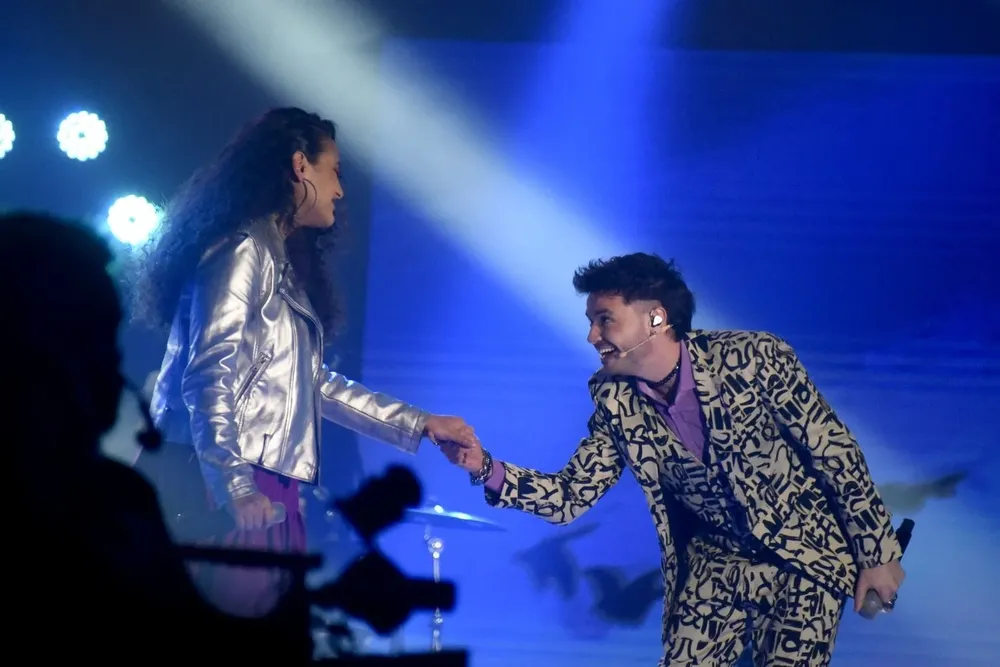 Deslizá para ver las fotos de las actuaciones en duplas