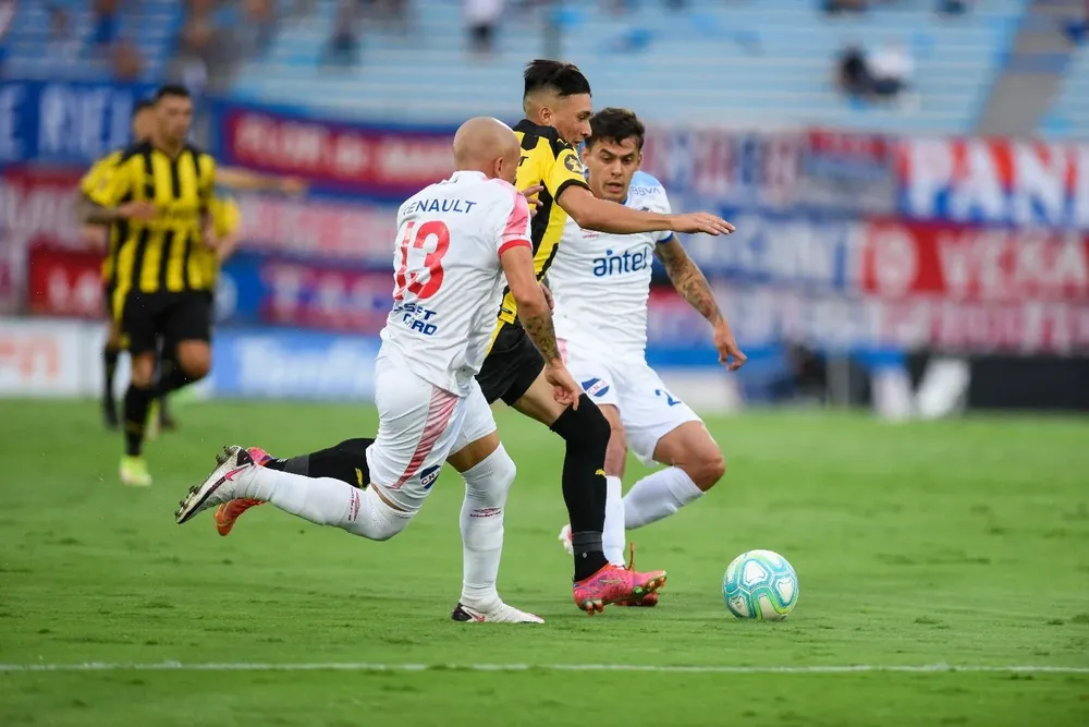 El clásico va el domingo en el Campeón del Siglo