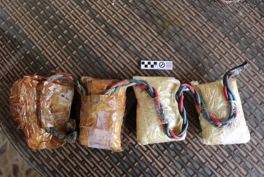 Un cinturón suicida producido en masa por el Estado Islámico. NYT