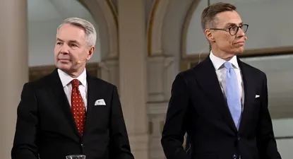 El ex canciller de la Liga Verde Pekka Haavisto (Izq.) y el ex primer ministro del Partido de Coalición Nacional Alexander Stubb (Der.) en un debate previo a las elecciones.