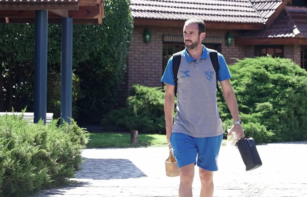 Diego Godín en su vuelta a Vélez tras el Mundial Qatar 2022