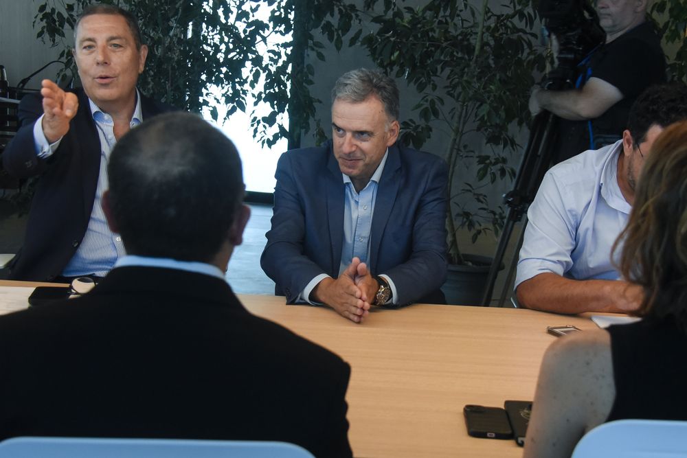 20250121 Gabriel Oddone, Yamandí Orsi. Presentación del equipo económico del gobierno de Orsi.