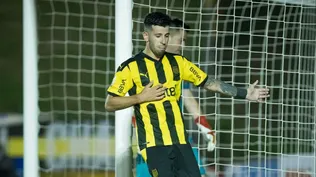 Pablo Ceppelini celebra a su manera el gol de penal convertido ante Ñublense