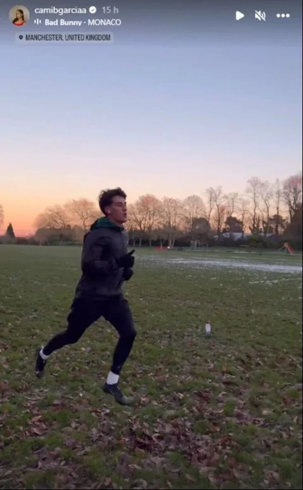 Pellistri entrenó en un parque mientras se define su posible salida a un equipo de uruguayos en España