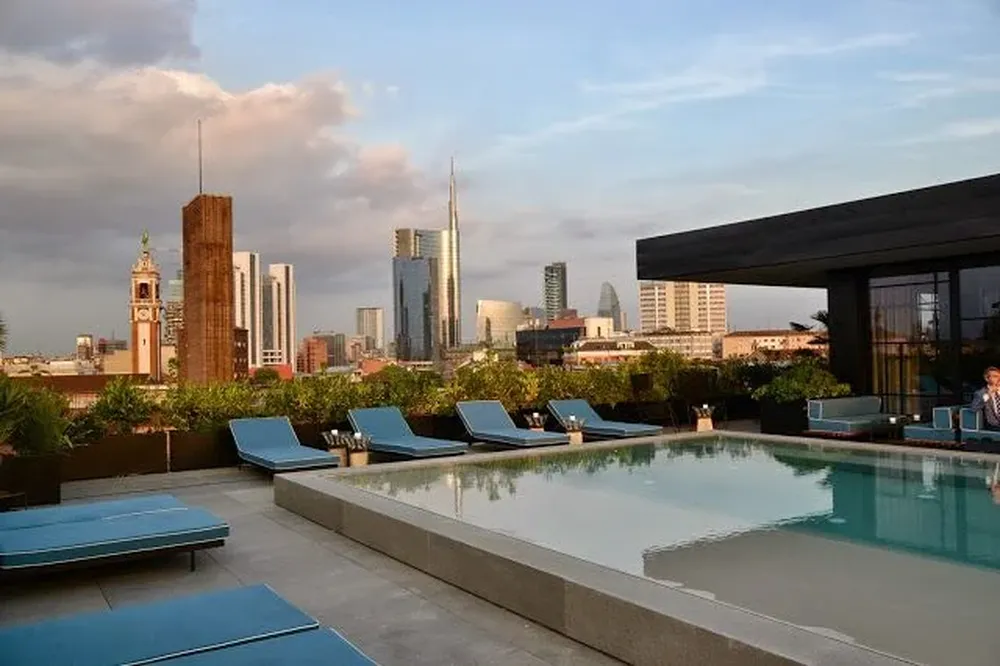 Ceresio 7 sobre el Edificio Enel, Milan