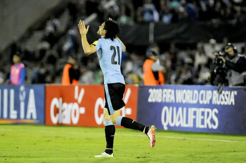 Edinson Cavani fue ovacionado y terminó como figura