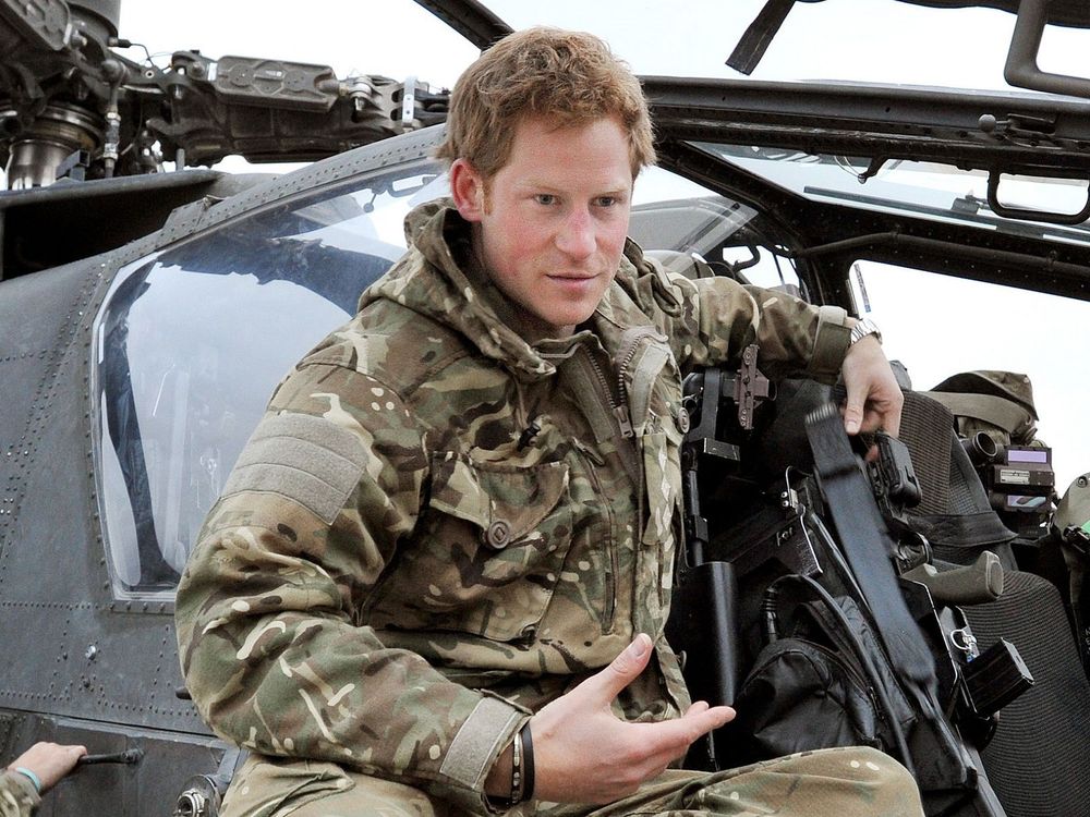 El Príncipe Harry, combatiendo en 2001 durante la guerra de Afganistán.