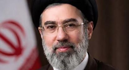 mojtaba khamenei, el hijo de ali khamenei que asume el liderazgo de iran y afianza el ala dura del regimen