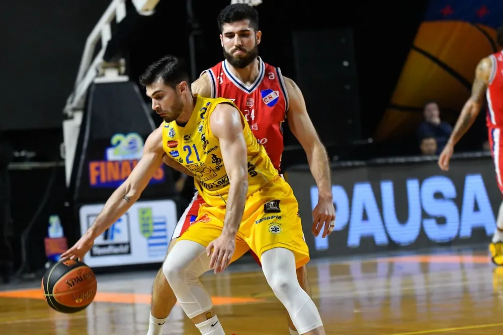 Imágenes del partido entre Nacional y Hebraica y Macabi