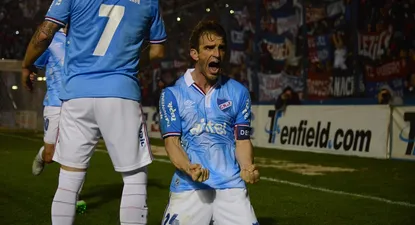 Así festejó Alonso su gol 50 en Nacional