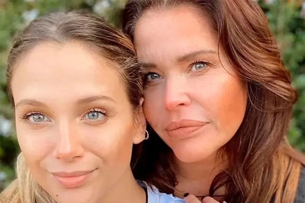 Nazarena y Barbie Vélez