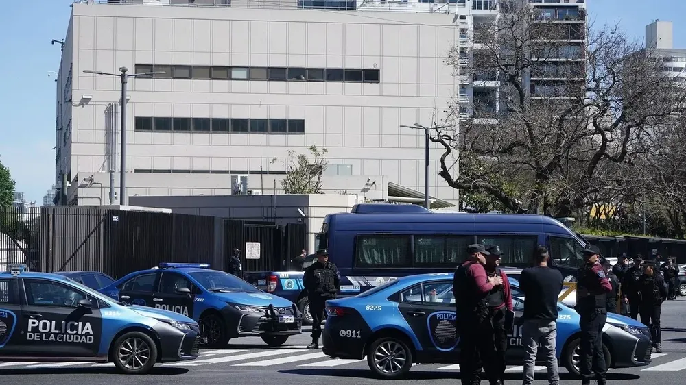 El operativo en la Embajada de Estados Unidos (Franco Fafasuli)