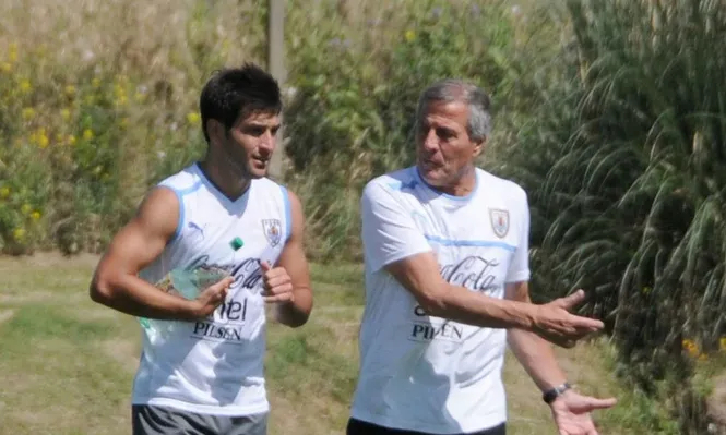 Nicolás Lodeiro, con un esguince en el ligamento lateral interno, no bajó a la cancha y trabajó en el gimnasio