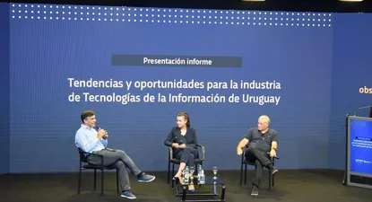Leonardo Loureiro, presidente de la CUTI, Mercedes Aramendía, presidenta de la Ursec y Pablo Brenner, fundador de Collokia
