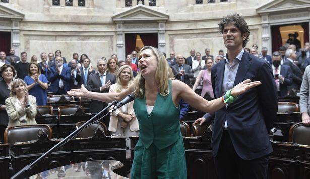 La Libertad Avanza tensiona a los diputados opositores por el reparto de comisiones.