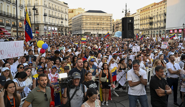 Cientos de venezolanos se movilizan en Madrid