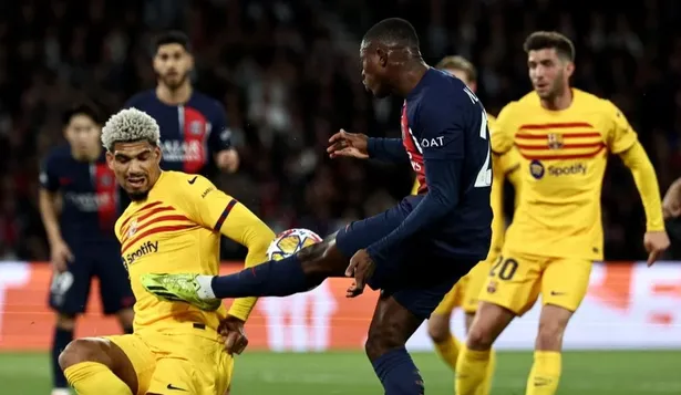 Ronald Araujo fue figura en Barcelona ante Paris Saint-Germain