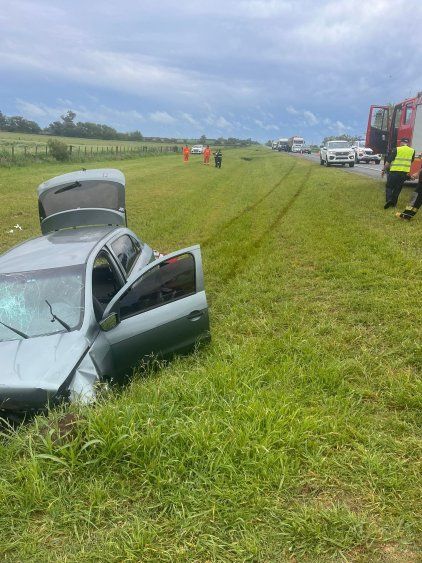 Así terminó el auto que sufrió el accidente de tránsito en Soriano