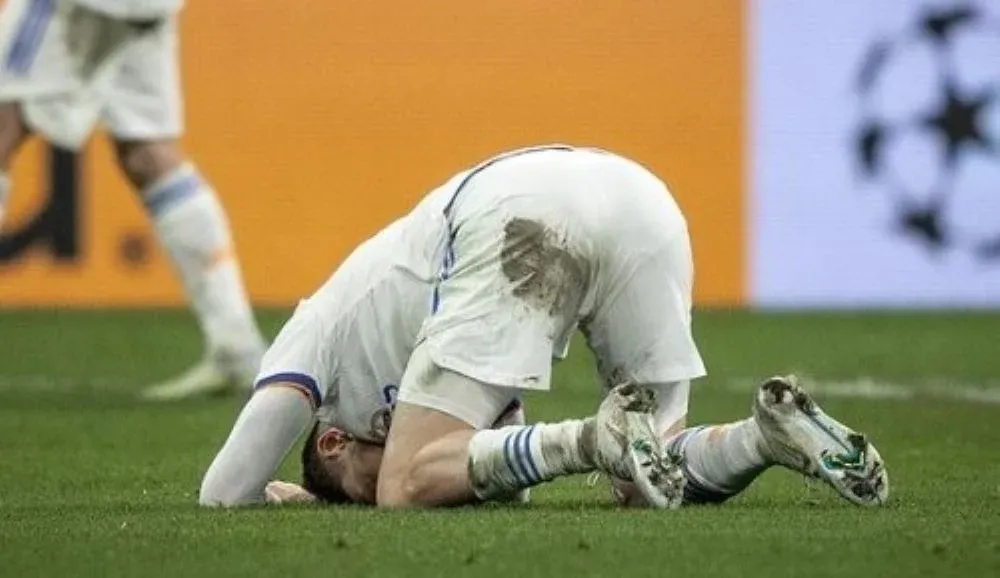 Federico Valverde terminó extenuado los 120 minutos en Real Madrid en la clasificación contra Chelsea