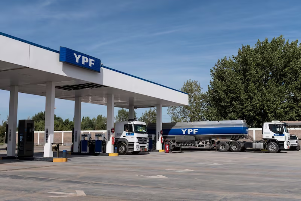 JP Morgan mejora la calificación de YPF