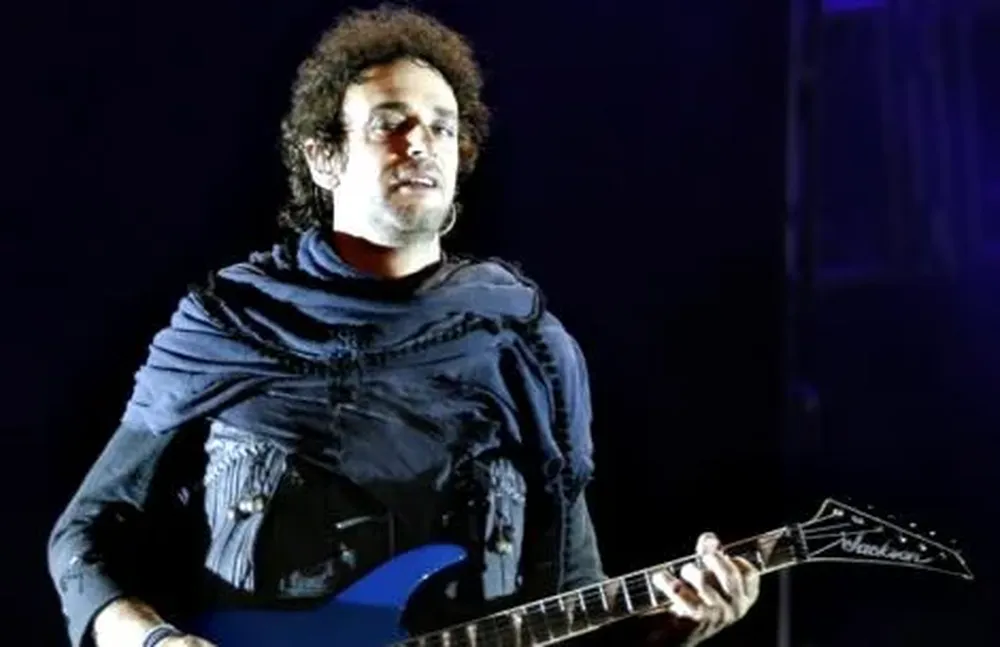 Gustavo cerati cumpliría 64 años y estrenan dos videos de homenaje